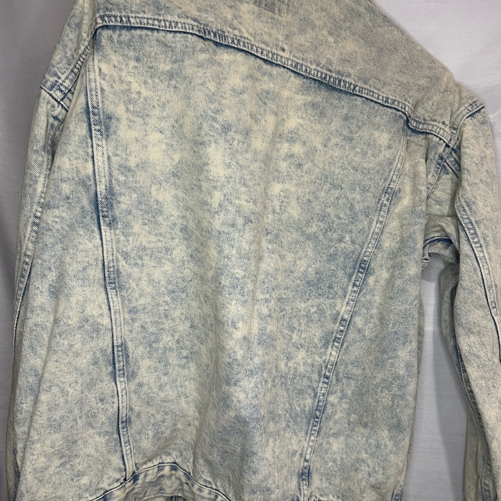 Wild Fable Acid Wash Loose Fit Woman's size Medium Jean Jacket - Picture 2 of 5